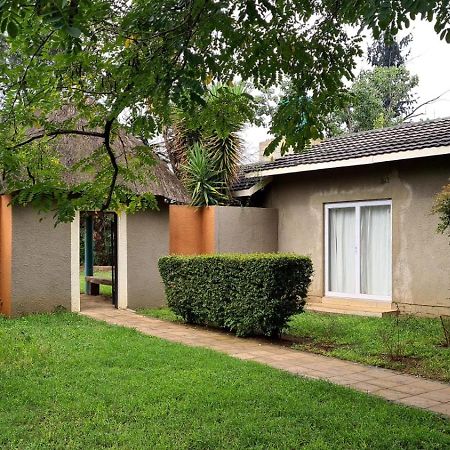 Silken Trap Accommodation No Loadshedding Johannesburg Bagian luar foto