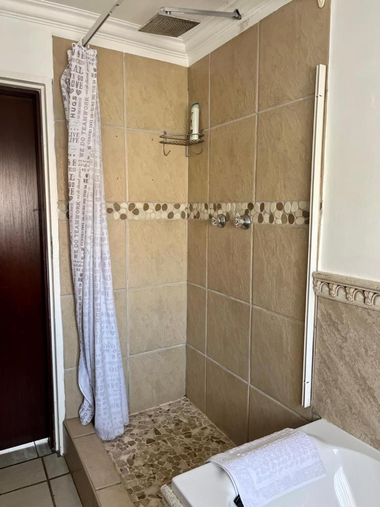 Silken Trap Accommodation No Loadshedding Johannesburg Bagian luar foto