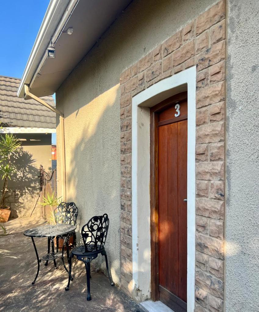 Silken Trap Accommodation No Loadshedding Johannesburg Bagian luar foto