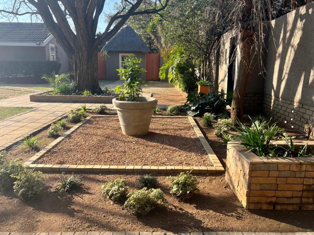 Silken Trap Accommodation No Loadshedding Johannesburg Bagian luar foto